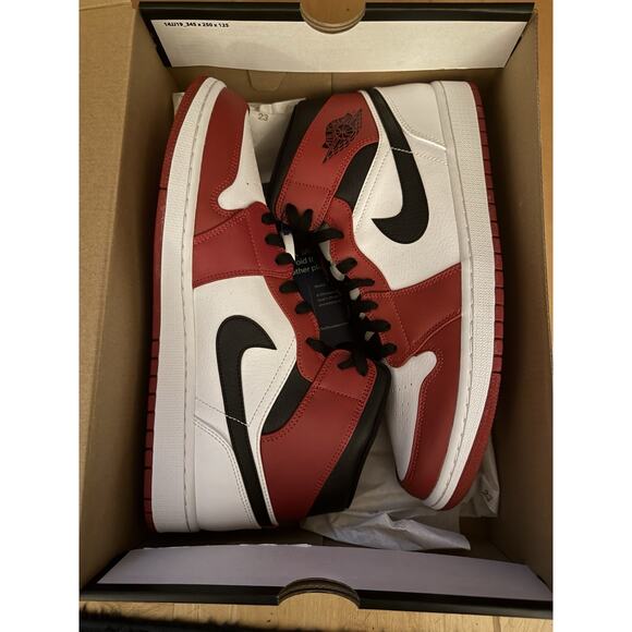 Nike Air Jordan 1 Mid Chicago Bred Red Black White Shoes 554724-173 Size 12 NEW - Picture 1 of 7